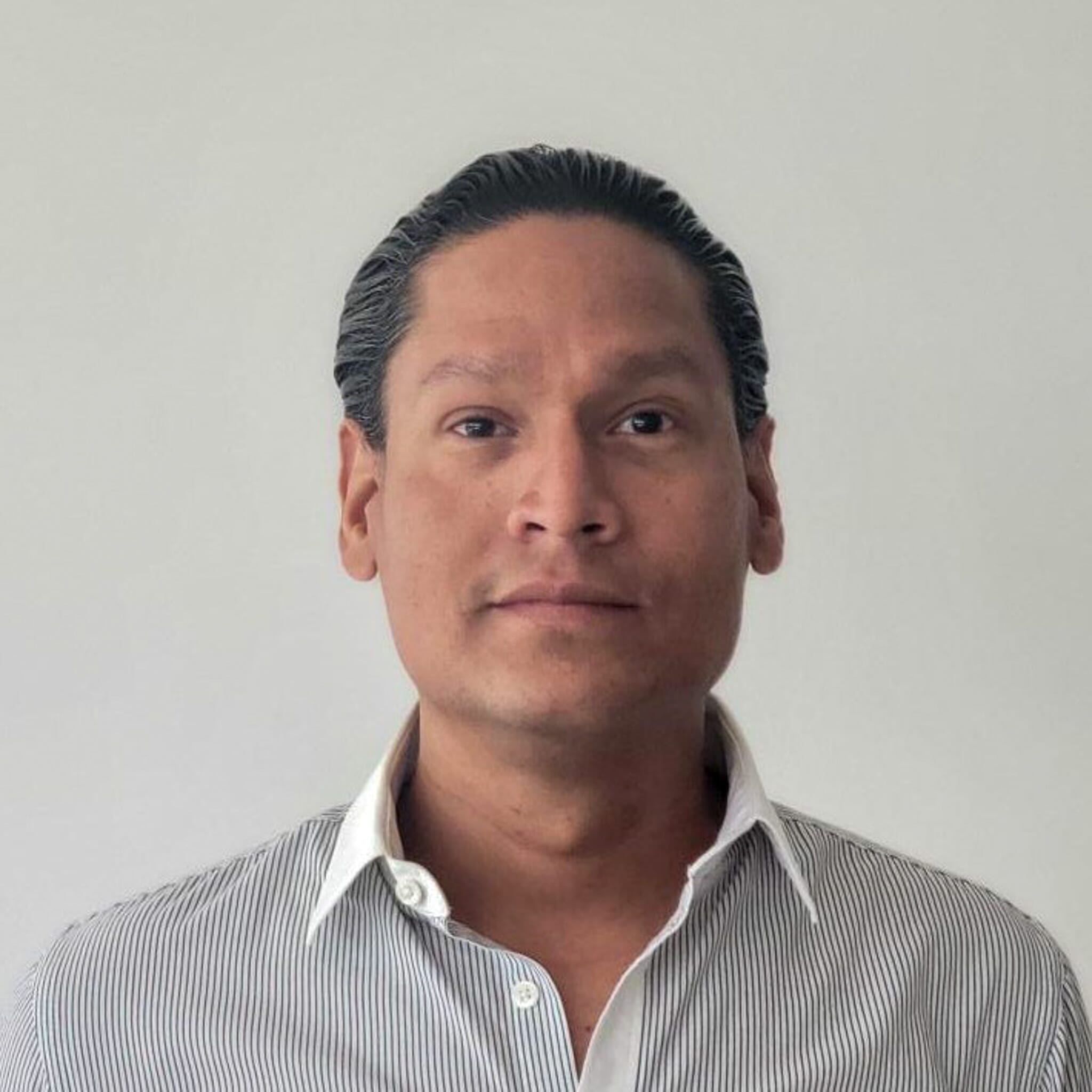 Sales Product Specialist ROBERTO QUEZADA Sales Lexus of West Kendall