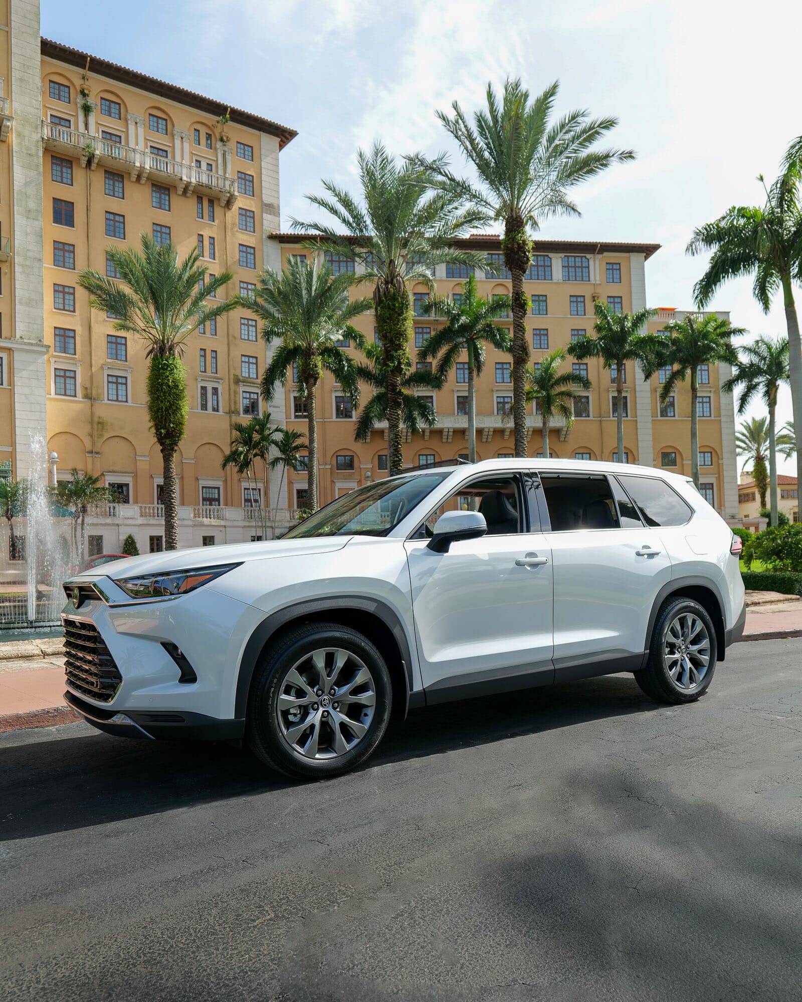 Toyota Grand Highlander Dealer in Miami