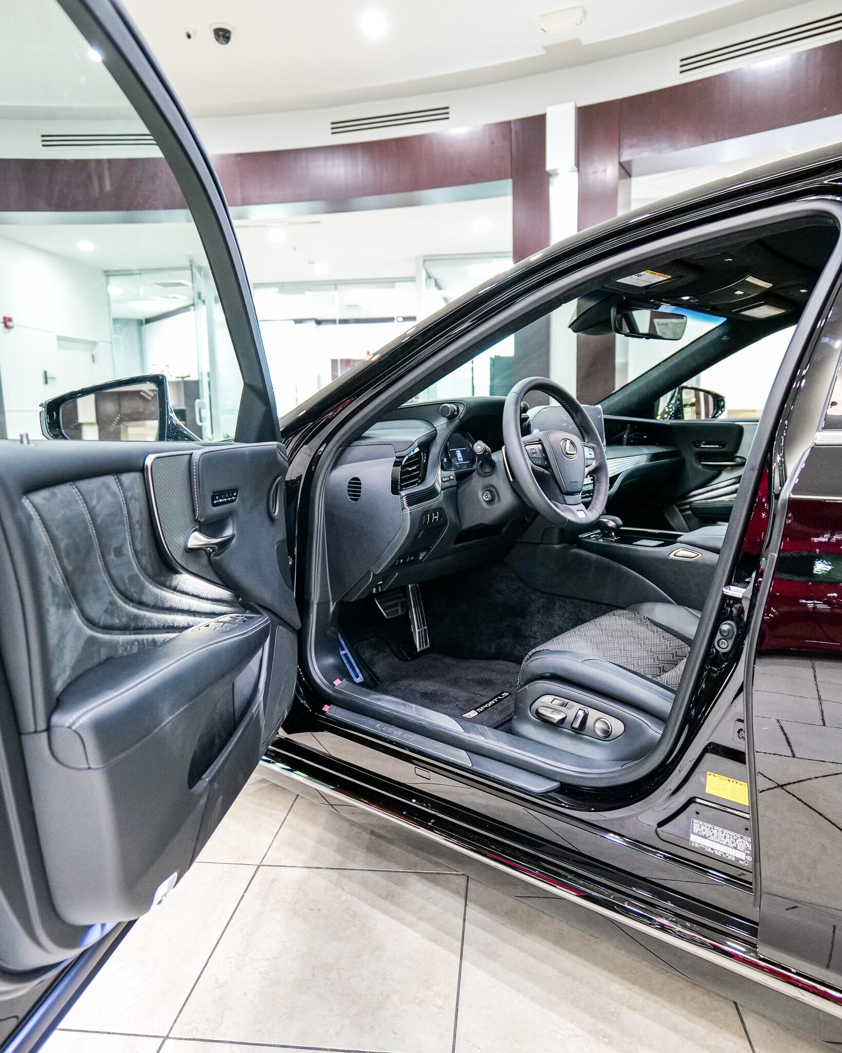 Lexus LS Dealer